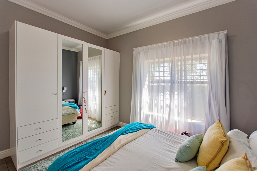 5 Bedroom Property for Sale in Myburgh Park Western Cape